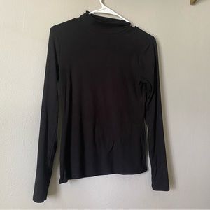 Black turtleneck No Boundaries size Medium